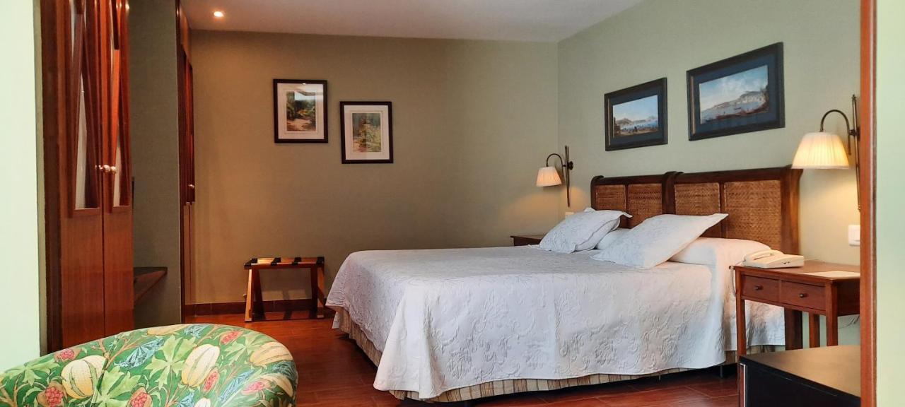 Sant Jordi Hotel Montbrió del Camp Eksteriør billede