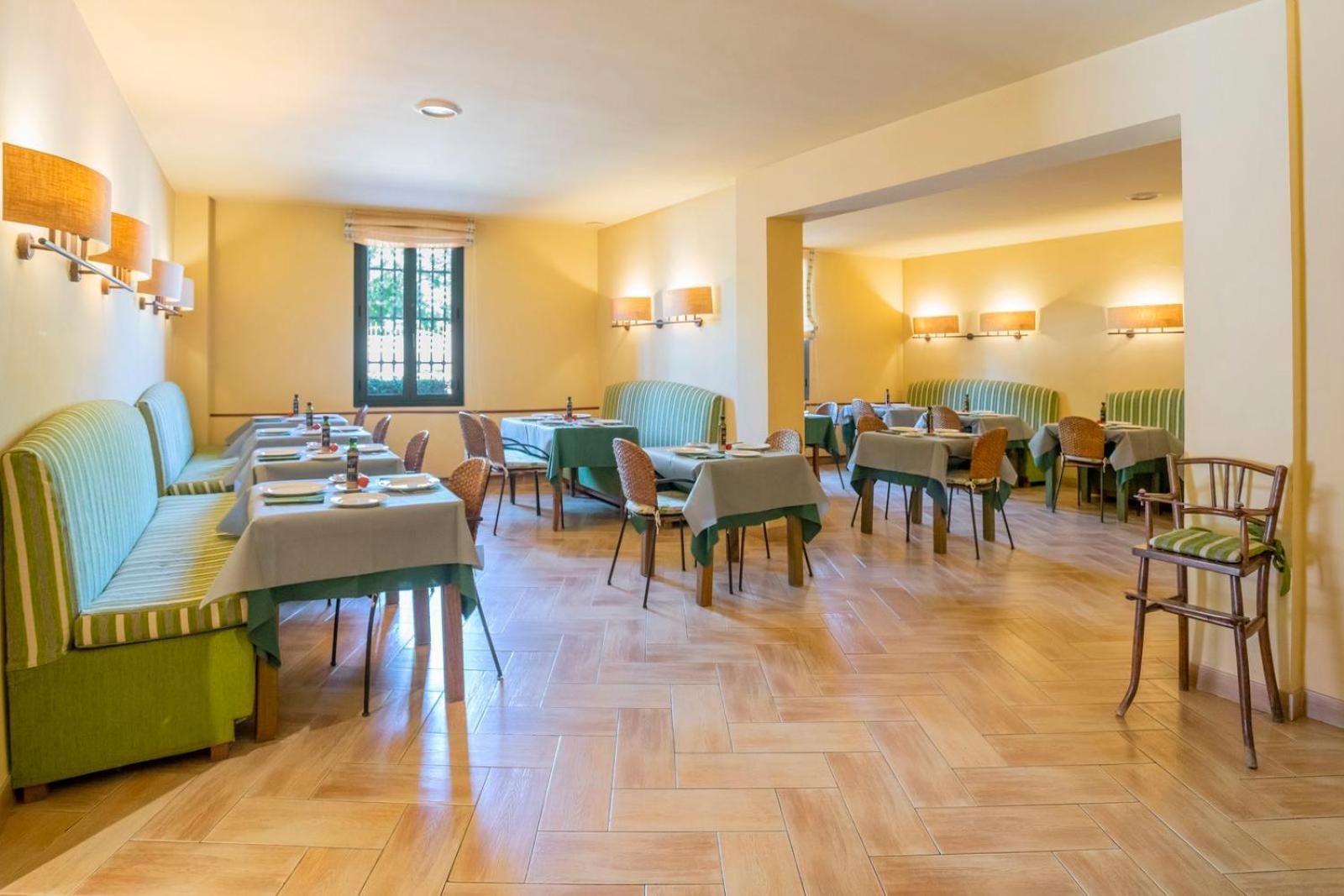 Sant Jordi Hotel Montbrió del Camp Eksteriør billede