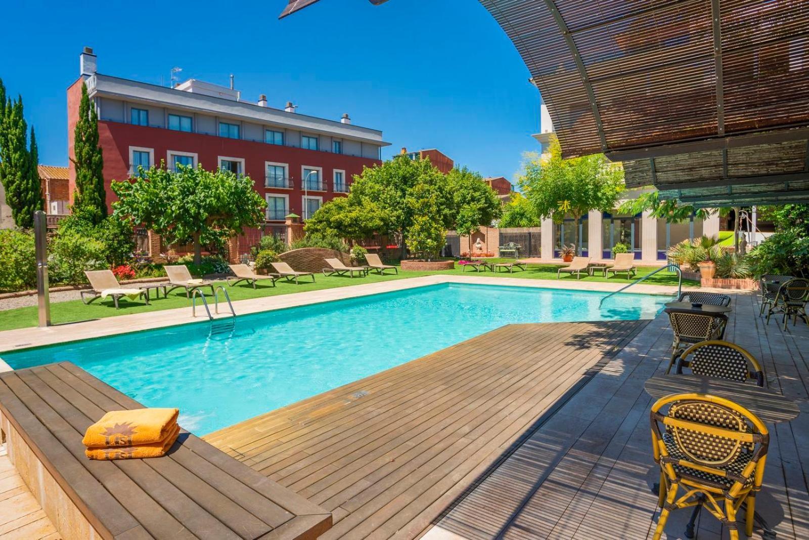 Sant Jordi Hotel Montbrió del Camp Eksteriør billede