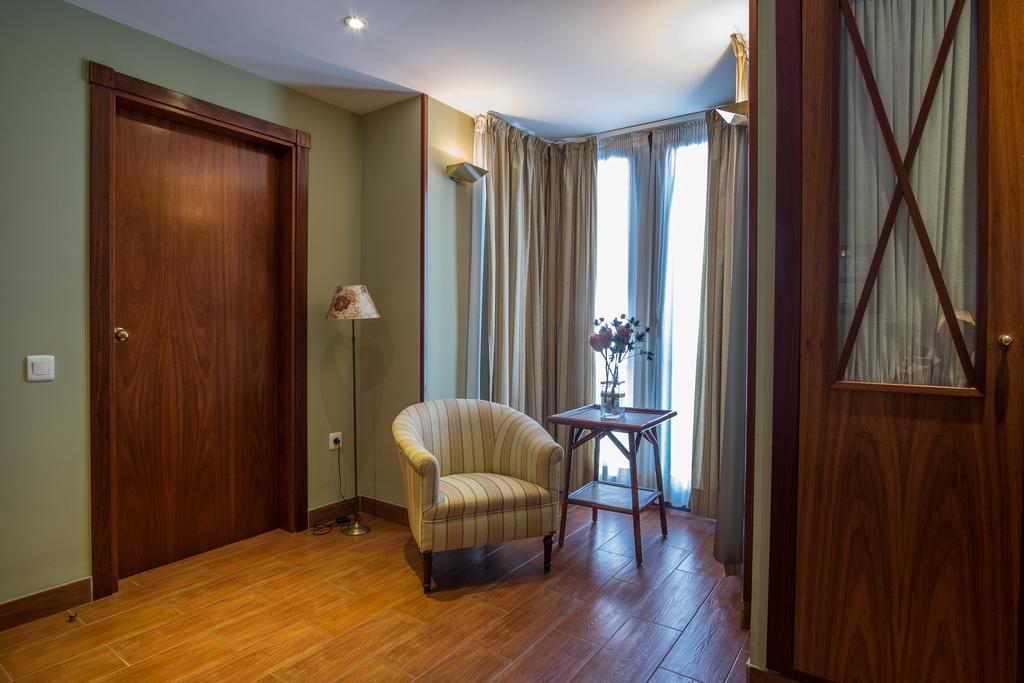 Sant Jordi Hotel Montbrió del Camp Eksteriør billede